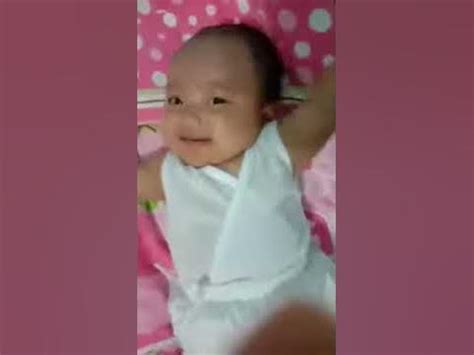 pinay iyotin|Pacute muna si Tintin sa Salamin bago Iyotin ni Kevin.